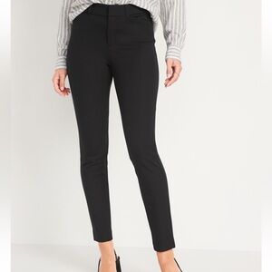 High-Rise Pixie Skinny Pants - Black | Size 6